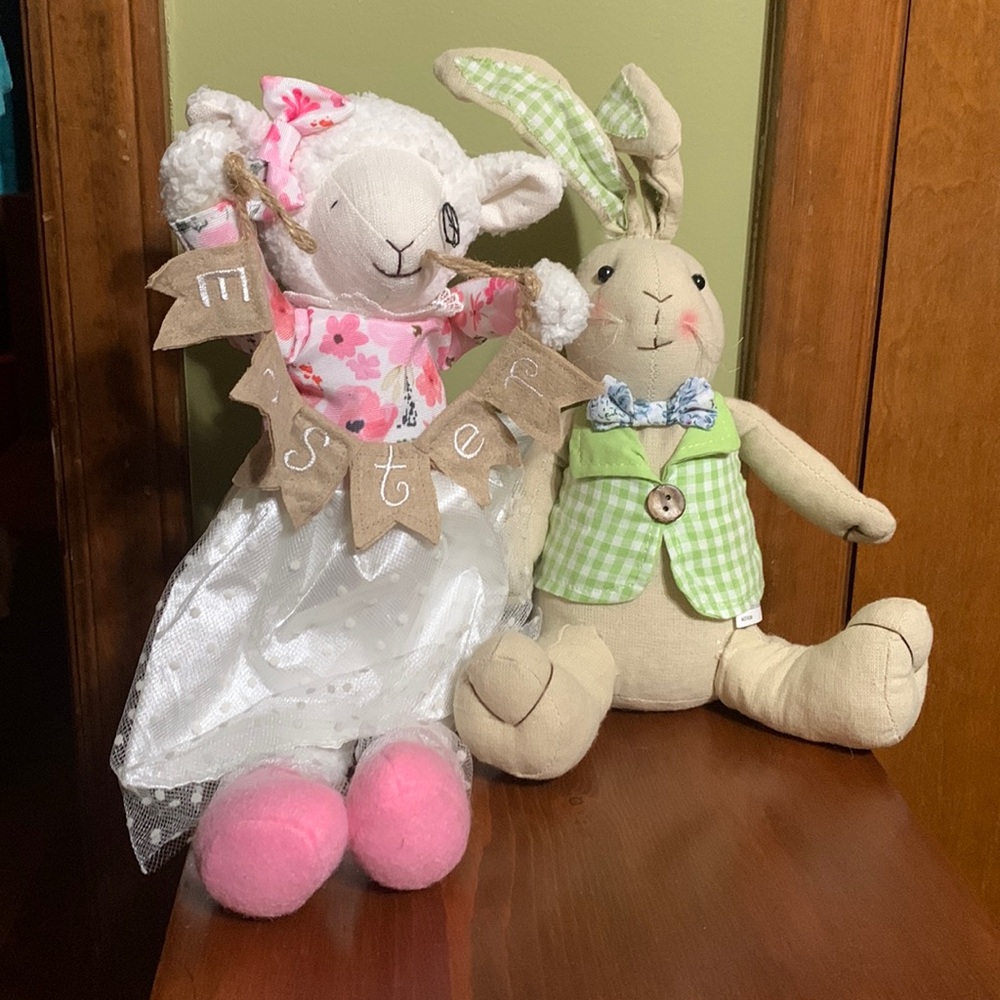 EASTER-Peter Rabbit & Spring Lamb - New Condition/ For Decorative Purposes Only! - Picture 2 of 16